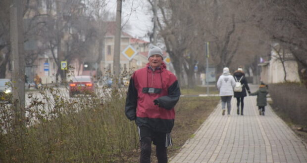 Как-крымский-бегун-ультрамарафонец-отметил-юбилей.-В-70-лет-–-забег-70-километров