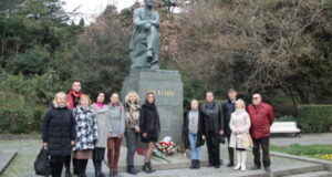 В-Ялте-отмечают-163-ю-годовщину-со-дня-рождения-Антона-Чехова