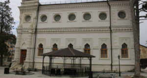 Отреставрированное-здание-Кенассы-в-Симферополе-передадут-общине-караимов