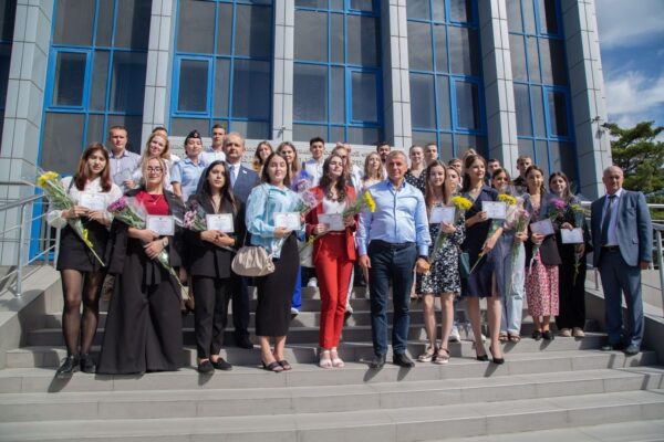 Пятьдесят крымских студентов получили именные стипендии Госсовета Республики