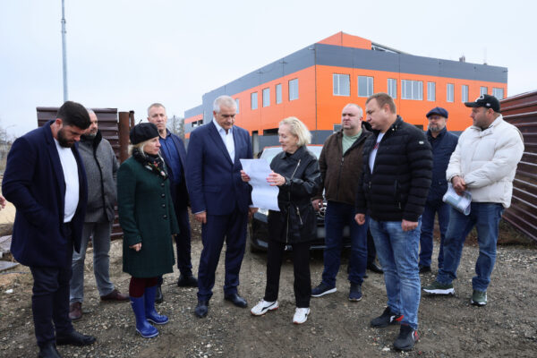 Строительство физкультурно-оздоровительного комплекса в село Перово планируется завершить в следующем году