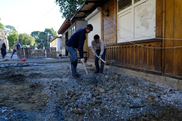Центр Алупки приводят в порядок: ремонт подпорной стены, озеленение, уборка… и не только