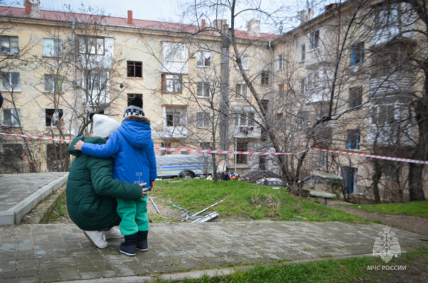 В МЧС пока не подтвердили версию о том, что в жилом доме на Леваневского взорвался газовый баллон