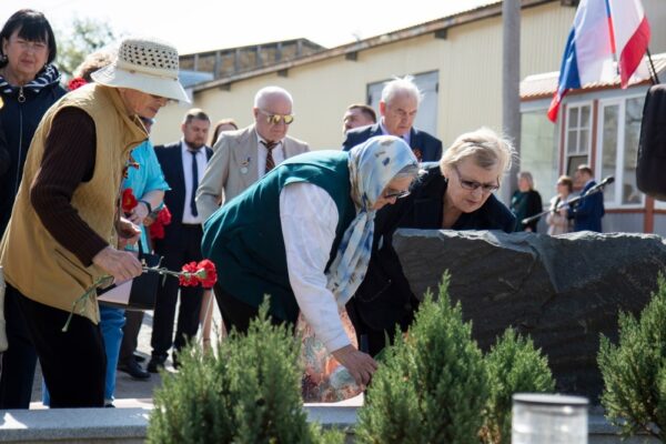 В Симферополе почтили память узников лагеря «Картофельный городок»